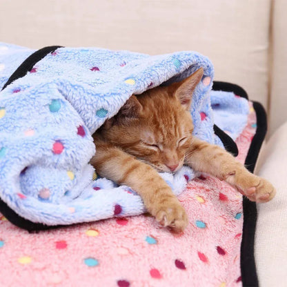 Cozy Pet Blanket Dot Pattern