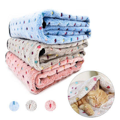 Cozy Pet Blanket Dot Pattern